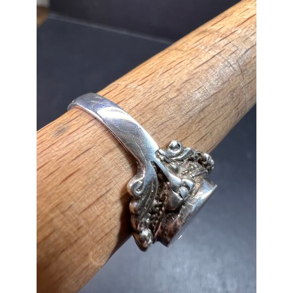 Vintage Sterling Silver Black Onyx Cocktail Ring, Ornate Bezel, Size 8 - Picture 15 of 16